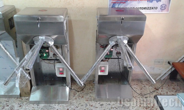 TORNELLO CON GETTONIERA INCORPORATA , ANCHE MULTIMONETA